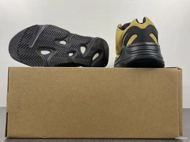 Flux' MNVN Boost GZ0717 Yeezy 'Honey 700 0610